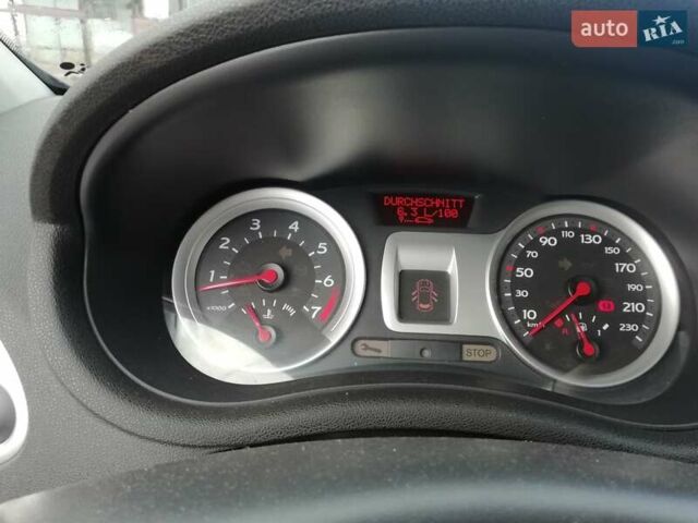 Красный Рено Клио, объемом двигателя 1.15 л и пробегом 202 тыс. км за 4900 $, фото 21 на Automoto.ua