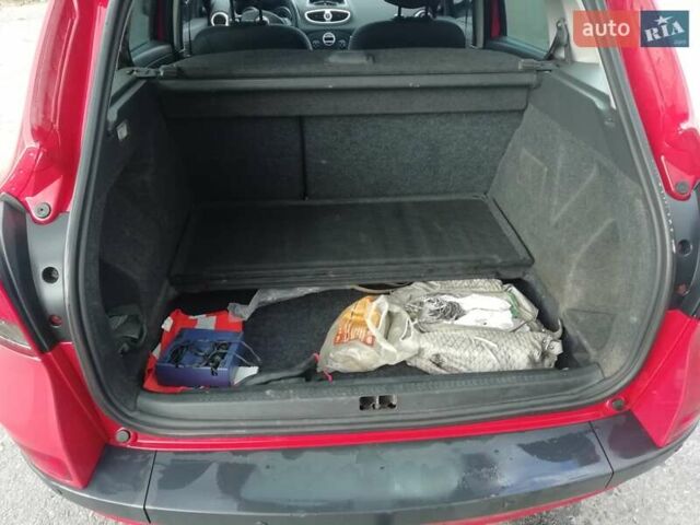 Красный Рено Клио, объемом двигателя 1.15 л и пробегом 202 тыс. км за 4900 $, фото 37 на Automoto.ua