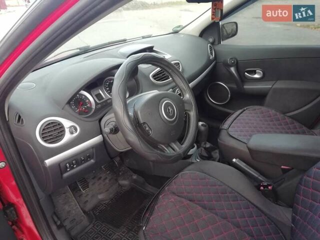 Красный Рено Клио, объемом двигателя 1.15 л и пробегом 202 тыс. км за 4900 $, фото 30 на Automoto.ua
