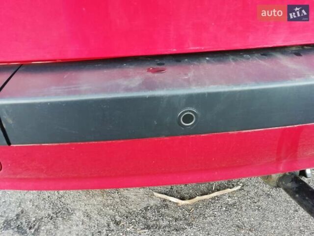 Красный Рено Клио, объемом двигателя 1.15 л и пробегом 202 тыс. км за 4900 $, фото 5 на Automoto.ua