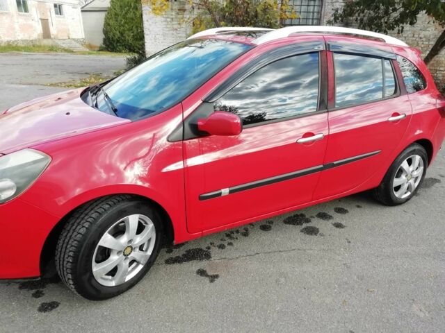 Красный Рено Клио, объемом двигателя 1.1 л и пробегом 202 тыс. км за 4900 $, фото 6 на Automoto.ua