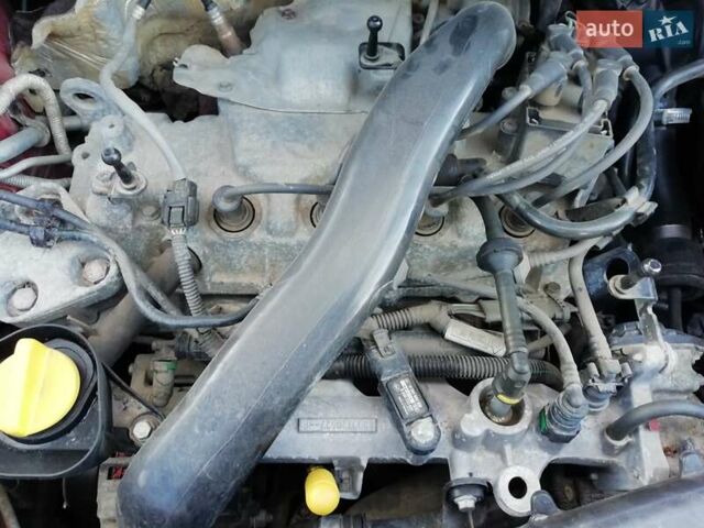 Красный Рено Клио, объемом двигателя 1.15 л и пробегом 202 тыс. км за 4900 $, фото 44 на Automoto.ua