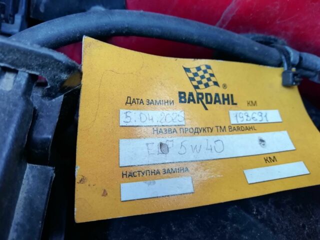 Красный Рено Клио, объемом двигателя 1.1 л и пробегом 202 тыс. км за 4900 $, фото 4 на Automoto.ua