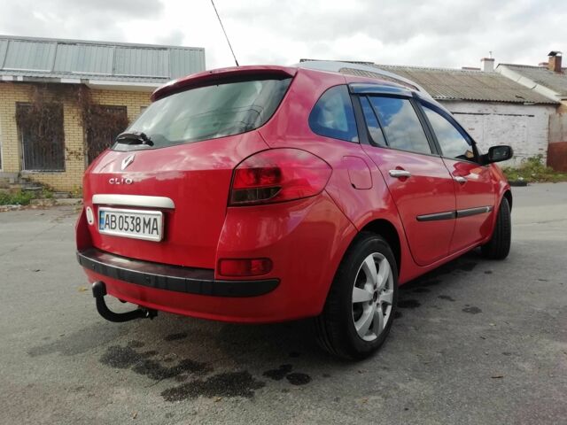 Красный Рено Клио, объемом двигателя 1.1 л и пробегом 202 тыс. км за 4900 $, фото 10 на Automoto.ua