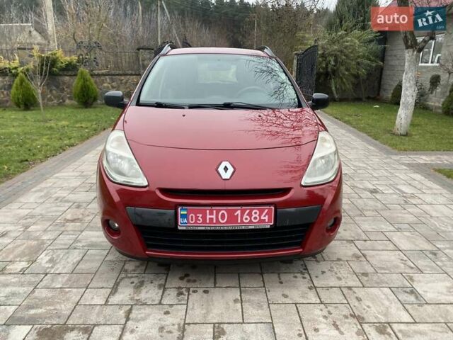 Красный Рено Клио, объемом двигателя 1.5 л и пробегом 230 тыс. км за 5950 $, фото 1 на Automoto.ua