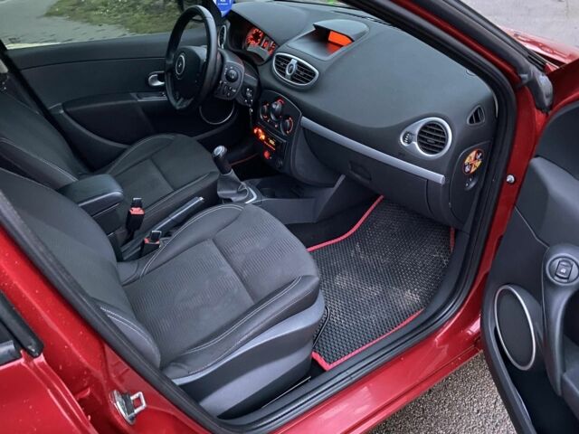 Червоний Рено Кліо, об'ємом двигуна 1.1 л та пробігом 227 тис. км за 5350 $, фото 4 на Automoto.ua