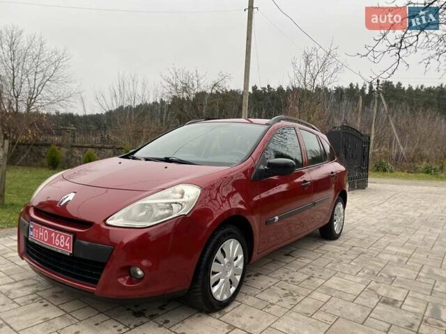 Красный Рено Клио, объемом двигателя 1.5 л и пробегом 230 тыс. км за 5950 $, фото 3 на Automoto.ua