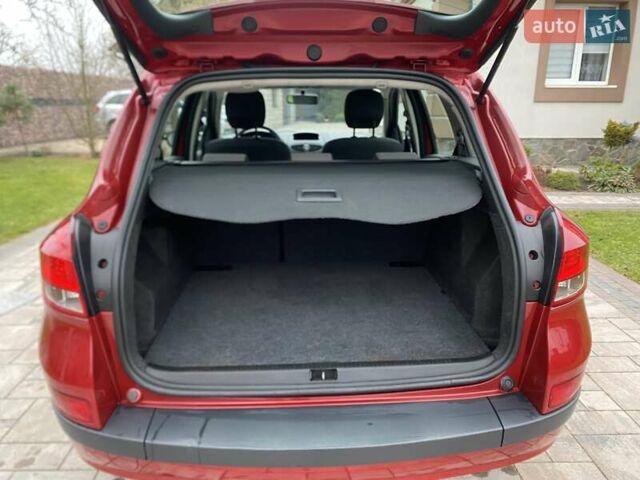 Красный Рено Клио, объемом двигателя 1.5 л и пробегом 230 тыс. км за 5950 $, фото 21 на Automoto.ua