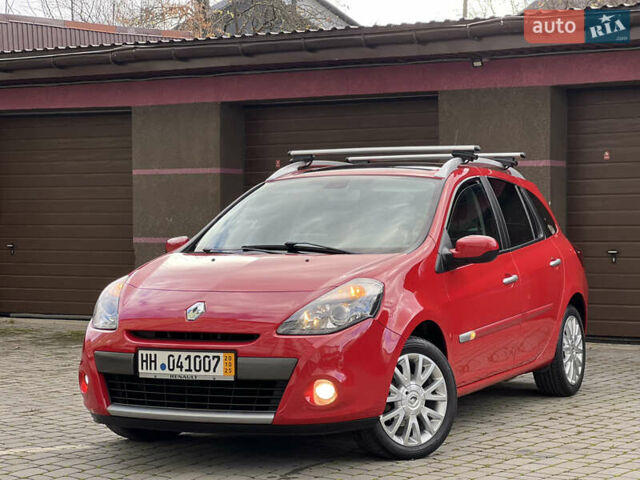 Красный Рено Клио, объемом двигателя 1.6 л и пробегом 240 тыс. км за 6999 $, фото 10 на Automoto.ua