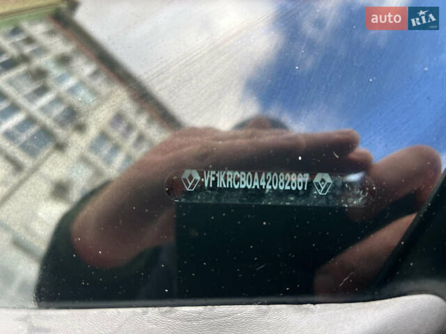 Красный Рено Клио, объемом двигателя 1.6 л и пробегом 240 тыс. км за 6999 $, фото 36 на Automoto.ua