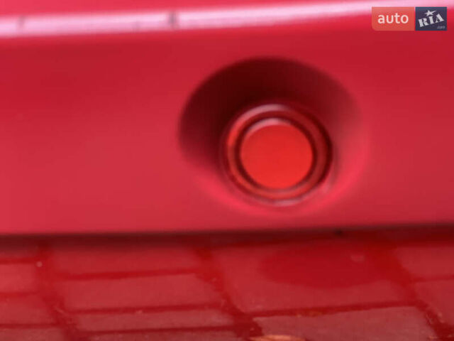 Красный Рено Клио, объемом двигателя 1.6 л и пробегом 240 тыс. км за 6999 $, фото 43 на Automoto.ua