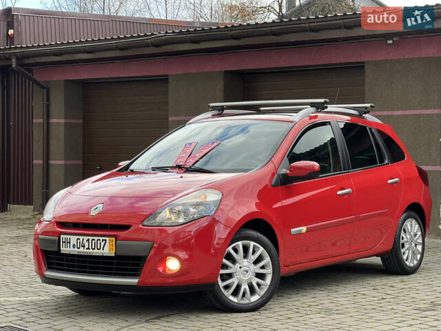 Красный Рено Клио, объемом двигателя 1.6 л и пробегом 240 тыс. км за 6999 $, фото 11 на Automoto.ua