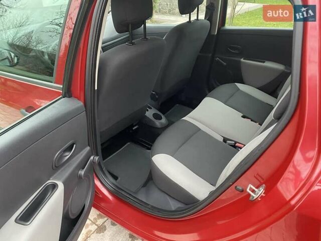 Красный Рено Клио, объемом двигателя 1.5 л и пробегом 230 тыс. км за 5950 $, фото 18 на Automoto.ua