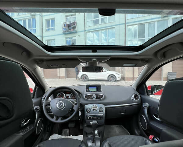 Красный Рено Клио, объемом двигателя 1.6 л и пробегом 240 тыс. км за 6999 $, фото 39 на Automoto.ua