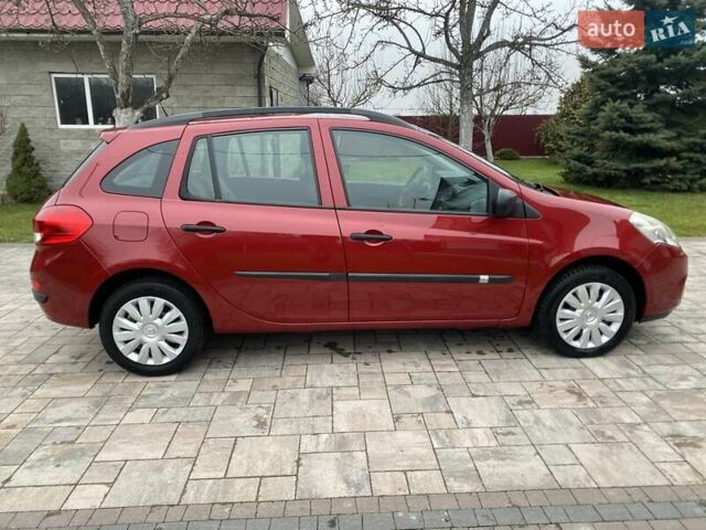 Красный Рено Клио, объемом двигателя 1.5 л и пробегом 230 тыс. км за 5950 $, фото 6 на Automoto.ua
