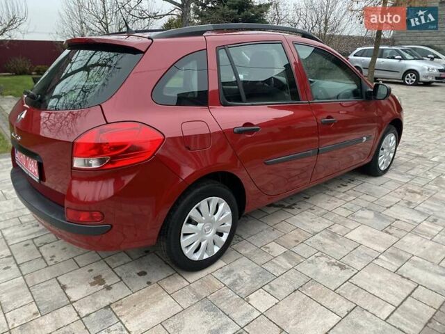 Красный Рено Клио, объемом двигателя 1.5 л и пробегом 230 тыс. км за 5950 $, фото 7 на Automoto.ua
