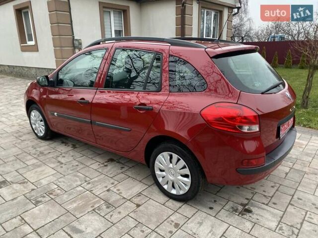 Красный Рено Клио, объемом двигателя 1.5 л и пробегом 230 тыс. км за 5950 $, фото 12 на Automoto.ua