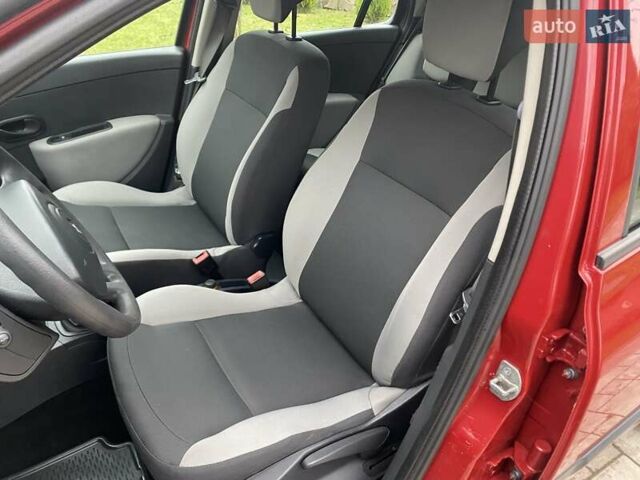 Красный Рено Клио, объемом двигателя 1.5 л и пробегом 230 тыс. км за 5950 $, фото 16 на Automoto.ua