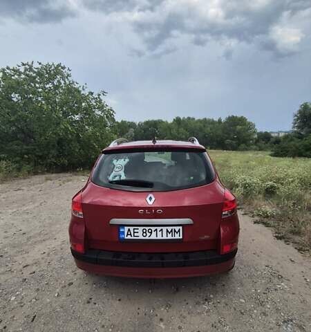 Красный Рено Клио, объемом двигателя 1.15 л и пробегом 144 тыс. км за 5500 $, фото 3 на Automoto.ua