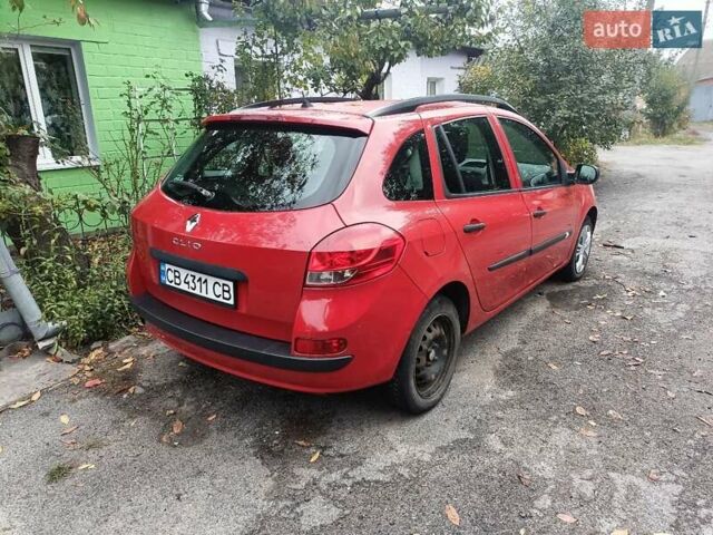 Красный Рено Клио, объемом двигателя 1.46 л и пробегом 172 тыс. км за 4900 $, фото 3 на Automoto.ua
