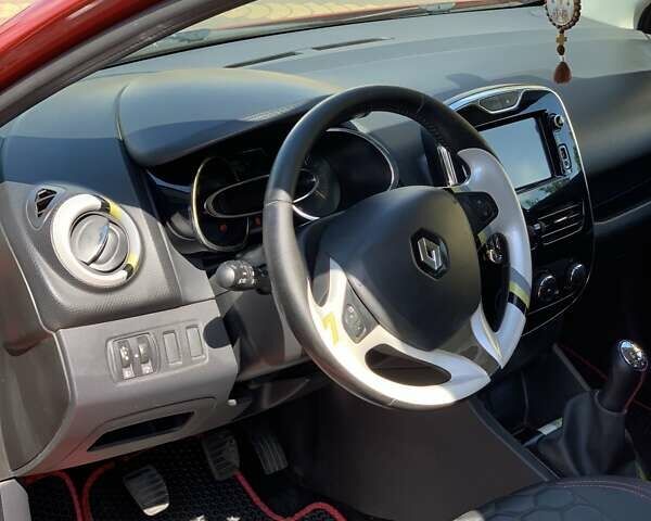 Червоний Рено Кліо, об'ємом двигуна 1.46 л та пробігом 215 тис. км за 7200 $, фото 16 на Automoto.ua