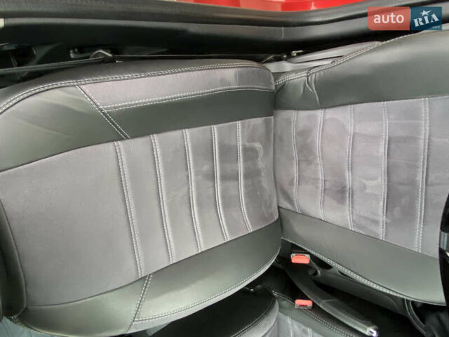 Красный Рено Клио, объемом двигателя 1.5 л и пробегом 277 тыс. км за 8000 $, фото 22 на Automoto.ua