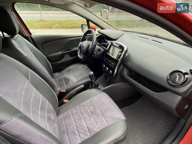 Красный Рено Клио, объемом двигателя 1.5 л и пробегом 277 тыс. км за 8000 $, фото 24 на Automoto.ua