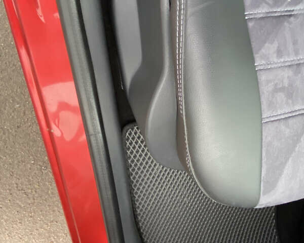 Красный Рено Клио, объемом двигателя 1.5 л и пробегом 277 тыс. км за 8000 $, фото 27 на Automoto.ua