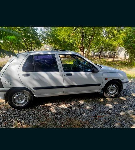 Рено Клио, объемом двигателя 12 л и пробегом 200 тыс. км за 1070 $, фото 6 на Automoto.ua