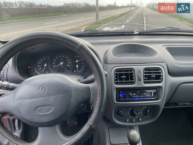 Рено Клио, объемом двигателя 1.4 л и пробегом 300 тыс. км за 2000 $, фото 8 на Automoto.ua