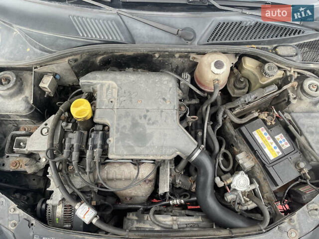 Рено Клио, объемом двигателя 1.4 л и пробегом 300 тыс. км за 2000 $, фото 11 на Automoto.ua