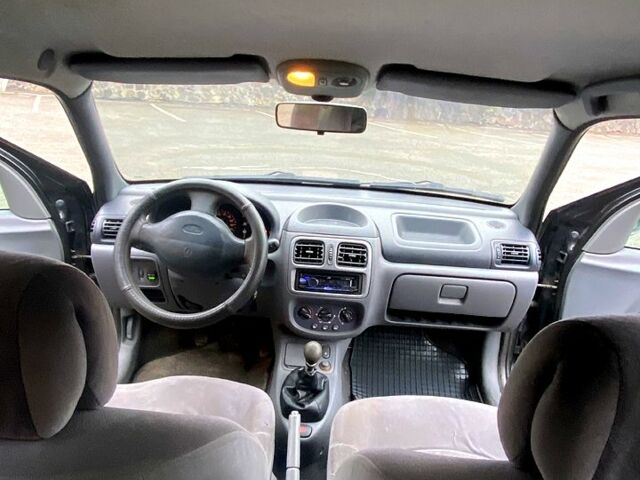 Рено Клио, объемом двигателя 1.4 л и пробегом 0 тыс. км за 2500 $, фото 9 на Automoto.ua