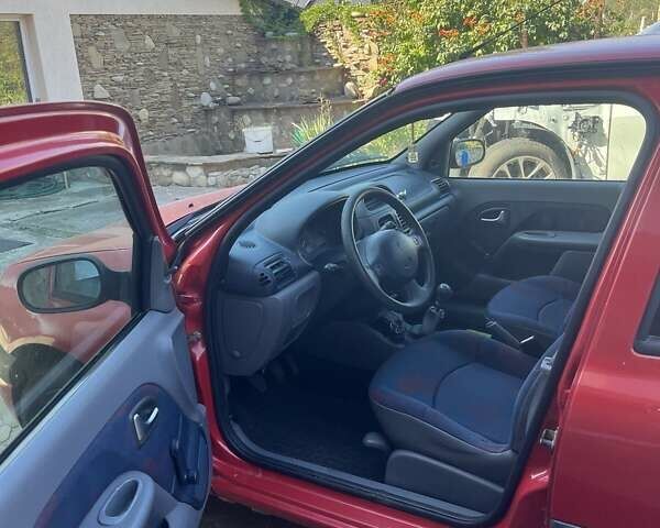 Рено Клио, объемом двигателя 1.2 л и пробегом 205 тыс. км за 2200 $, фото 4 на Automoto.ua