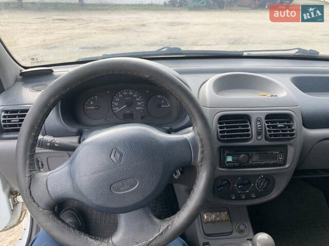 Рено Клио, объемом двигателя 0 л и пробегом 416 тыс. км за 3450 $, фото 5 на Automoto.ua