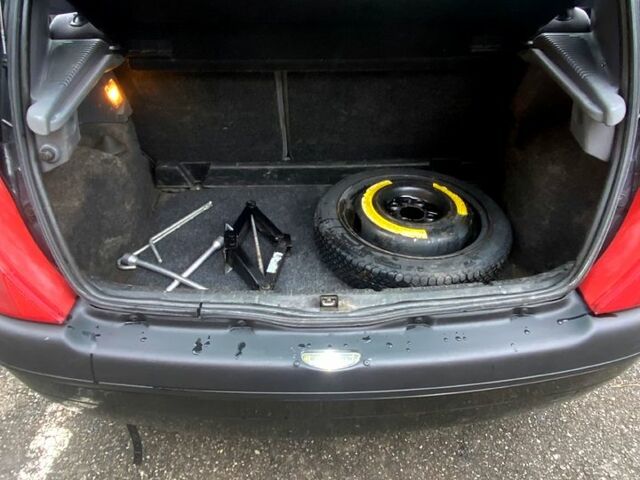 Рено Клио, объемом двигателя 1.4 л и пробегом 0 тыс. км за 2500 $, фото 4 на Automoto.ua