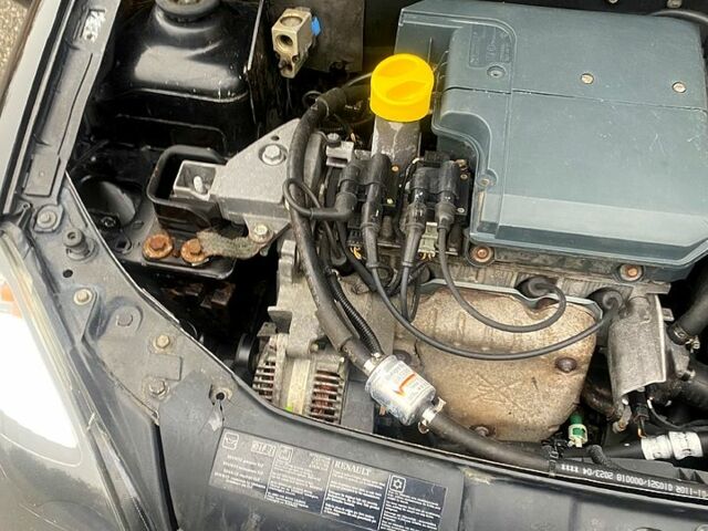 Рено Клио, объемом двигателя 1.4 л и пробегом 0 тыс. км за 2500 $, фото 2 на Automoto.ua