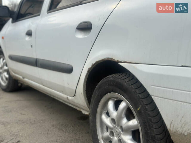Рено Клио, объемом двигателя 1.4 л и пробегом 300 тыс. км за 2000 $, фото 6 на Automoto.ua