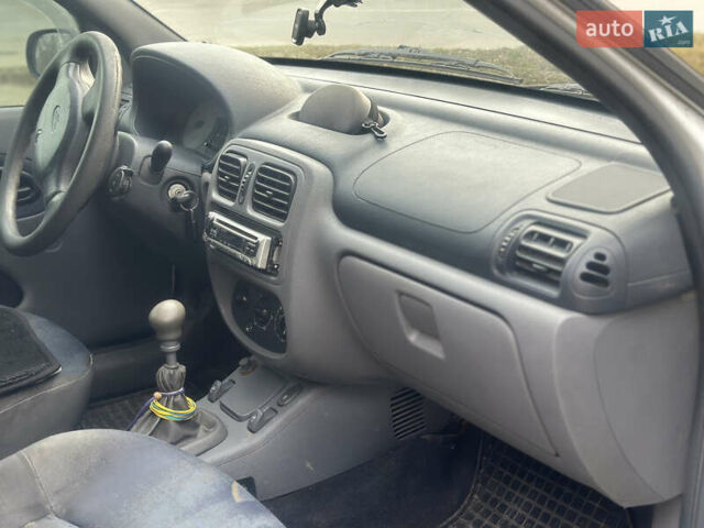 Рено Клио, объемом двигателя 1.4 л и пробегом 300 тыс. км за 2000 $, фото 11 на Automoto.ua