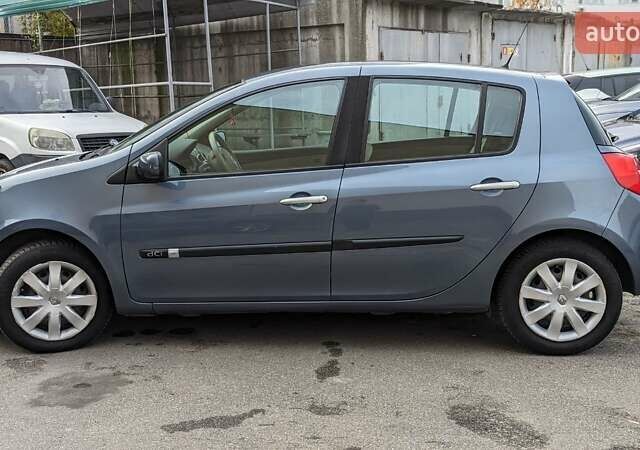 Рено Клио, объемом двигателя 1.5 л и пробегом 125 тыс. км за 6000 $, фото 3 на Automoto.ua