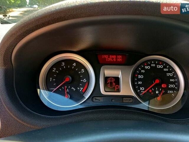 Рено Клио, объемом двигателя 1.6 л и пробегом 192 тыс. км за 5300 $, фото 6 на Automoto.ua