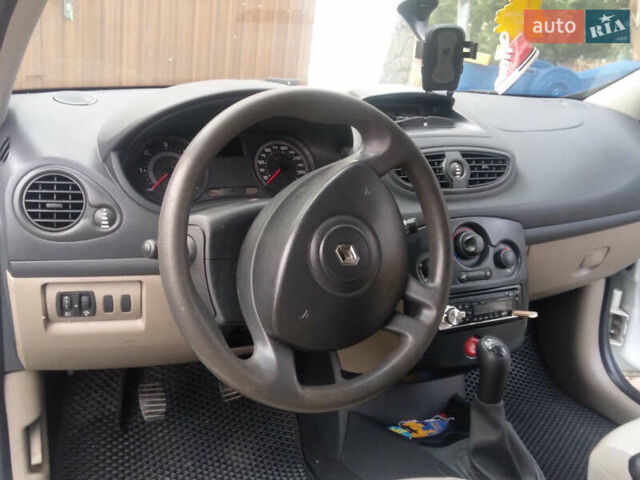 Рено Клио, объемом двигателя 1.5 л и пробегом 199 тыс. км за 4000 $, фото 12 на Automoto.ua