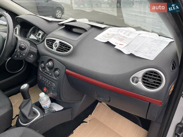Рено Клио, объемом двигателя 1.4 л и пробегом 193 тыс. км за 5150 $, фото 5 на Automoto.ua