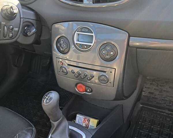Рено Клио, объемом двигателя 1.5 л и пробегом 265 тыс. км за 4900 $, фото 4 на Automoto.ua