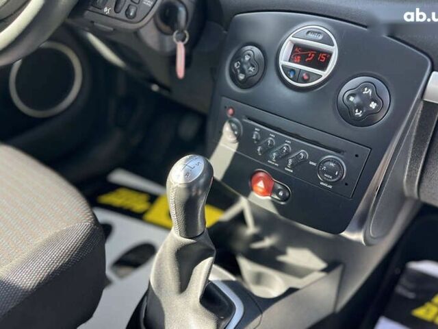 Рено Клио, объемом двигателя 1.2 л и пробегом 181 тыс. км за 5300 $, фото 21 на Automoto.ua