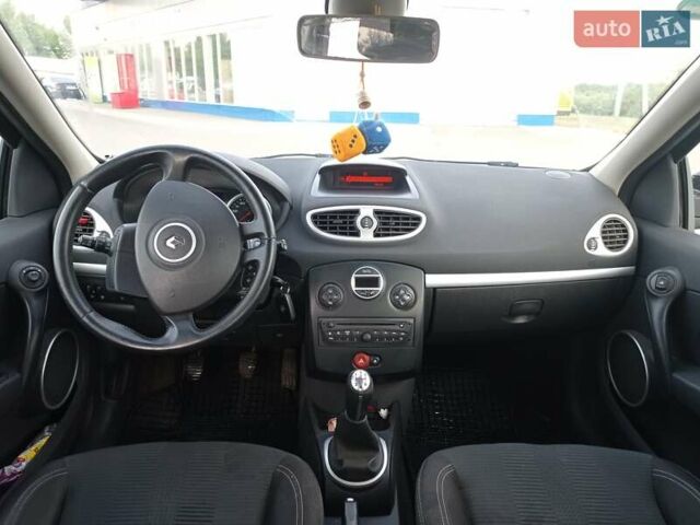 Рено Клио, объемом двигателя 1.2 л и пробегом 116 тыс. км за 5100 $, фото 4 на Automoto.ua