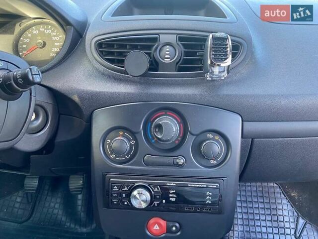 Рено Клио, объемом двигателя 1.15 л и пробегом 187 тыс. км за 3800 $, фото 12 на Automoto.ua