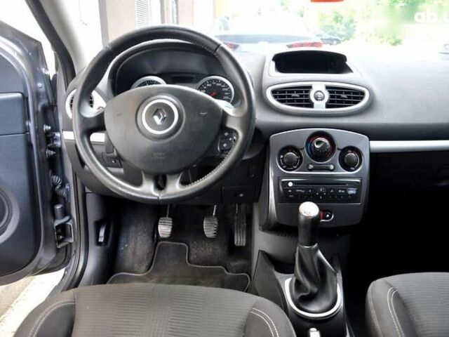 Рено Клио, объемом двигателя 1.2 л и пробегом 220 тыс. км за 4100 $, фото 18 на Automoto.ua