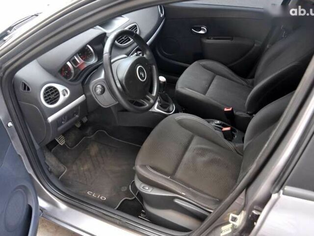Рено Клио, объемом двигателя 1.2 л и пробегом 220 тыс. км за 4100 $, фото 14 на Automoto.ua