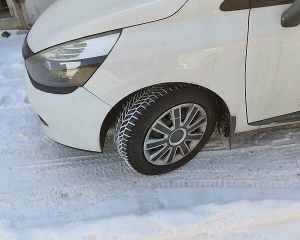 Рено Клио, объемом двигателя 1.2 л и пробегом 30 тыс. км за 6999 $, фото 7 на Automoto.ua