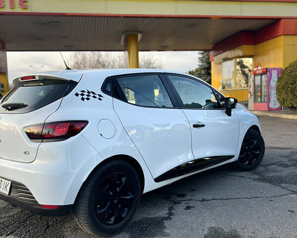 Рено Клио, объемом двигателя 1.5 л и пробегом 260 тыс. км за 7300 $, фото 35 на Automoto.ua